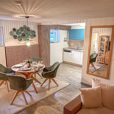 Apartment Wolke 7, Ruhiges Apartment, Kingsizebett, Etagenbett, Terrasse, Garten *