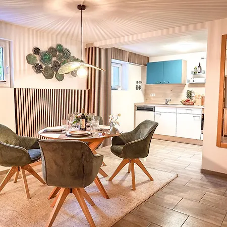 Wolke 7, Ruhiges Apartment, Kingsizebett, Etagenbett, Terrasse, Garten Apartment *
