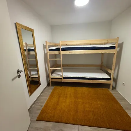Wolke 7, Ruhiges Apartment, Kingsizebett, Etagenbett, Terrasse, Garten *