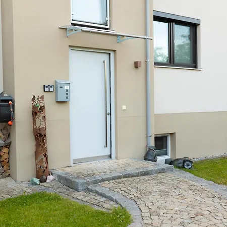 Wolke 7, Ruhiges Apartment, Kingsizebett, Etagenbett, Terrasse, Garten *